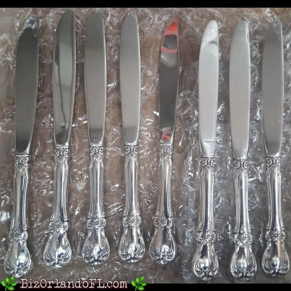 VINTAGE: Set of 8 Silverplated / Hollow Handle Dinner Knives Unmarked